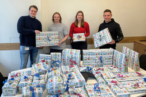 GNS-Azubis und Geschenke für die Trauergruppe